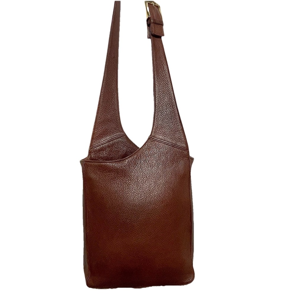 Vintage Brown Leather Crossbody Bag with Timeless Appeal